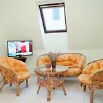 Apartment Yowan Heviz