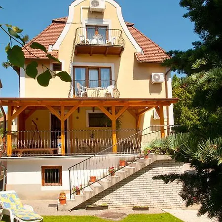 Apartment Yowan Hévíz